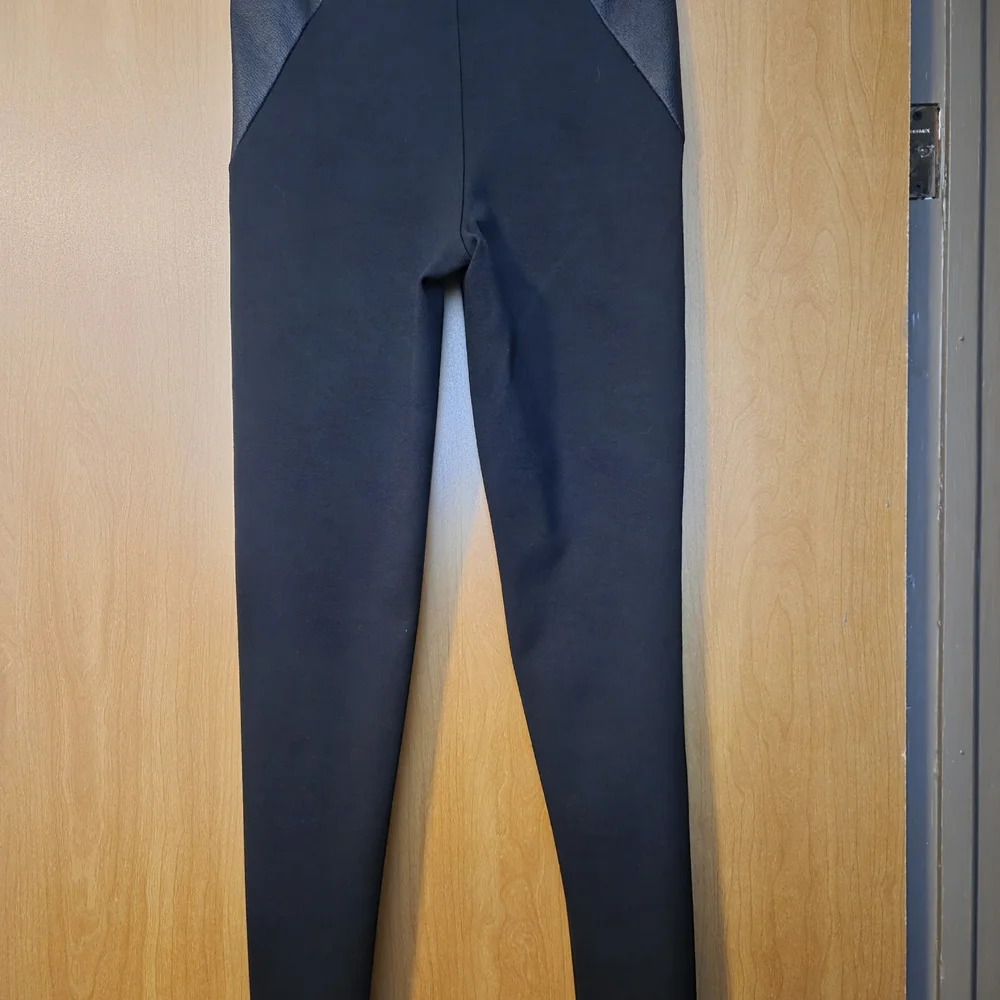 EXPRESS Black Women's Faux Leather Leggings Size S - Picture 3 of 5